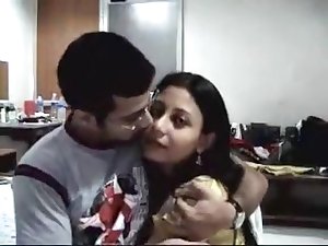 Indian amateur pair filming their copulation on camera