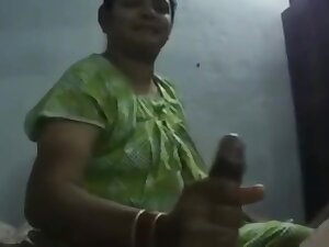 BEST SLIMY Handjob Indian Desi aunty wife