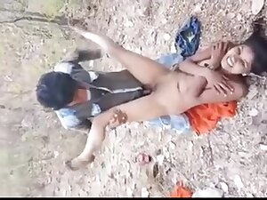 Outdoor Tamil Sex Video Blue Film Of Sex Starved Desi House Wife