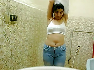 Stunning Desi college girl,strips & showers on cam