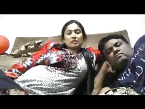 Beautiful Bhabhi Smnoking n enjoring with hubby webcam