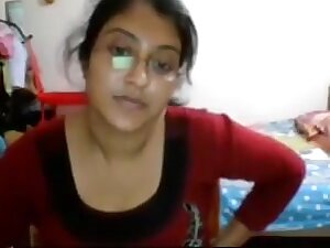 Desi babe showing on cam - 2