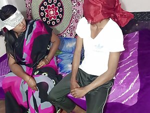 Savitri Bhabhi Pati Ke Kaam Par Jane Ke Baad Bhanje Se Chudi - Xxx Aunt Sex