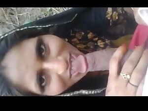 Fucking neighbour bhabhi in the open field
