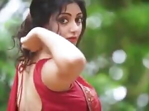 Hot Bengali girl with Massive Figure