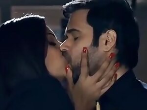 Best actress Bipasha kissing
