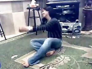 Arab hotty dancing
