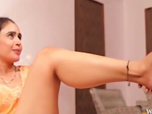 Hot Indian - Desi Wife Ne Husband Ke Friend Se Chudwa Lia