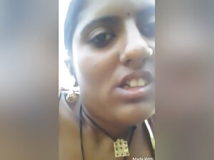 Exclusive- Desi Randi Bhabhi Showing Her Boobs And Ridding Customer Dick