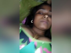 Today Exclusive- Desi Village Bhabhi Ready For Sex