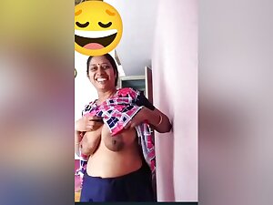 Today Exclusive -desi Bahbhi Shows Her Boobs And Pussy