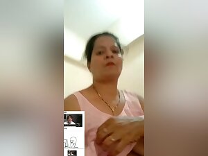Today Exclusive-desi Horny Bhabhi Showing Her Boobs And Pussy On Video Call Part 2