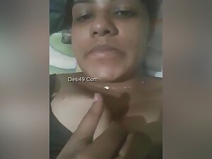 Exclusive- Horny Mallu Aunty Fingering Selfie