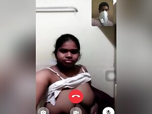 Today Exclusive- Desi Girl Showing Her Big Boobs