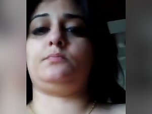 Today Exclusive- Horny Hunter Bhabhi Showing Her Boobs And Pussy
