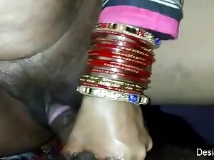 Today Exclusive- Desi Bhabhi Boob Pressing And Fucked