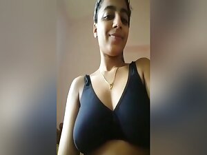 Exclusive- Sexy Look Desi Girl Showing Her Boobs And Wet Pussy
