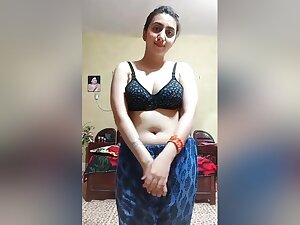 Sexy Paki Girl Shows Her Boobs Part 5
