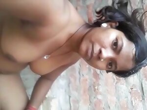 Indian Village Lady Exposing Full Nude In Bathroom