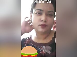 Today Exclusive- Horny Desi Girl Showing Her Big Boobs
