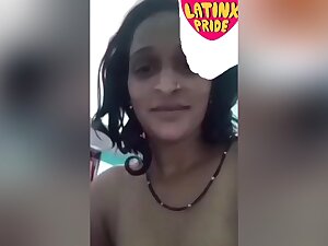 Today Exclusive- Bhabhi Showing Her Boobs And Pussy On Video Call