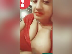 Today Exclusive- Sexy Desi Girl Showing Her Boobs On Live Show