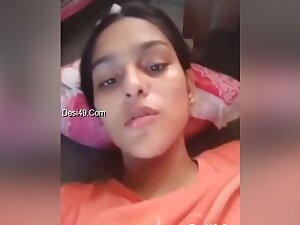 Cute Indian Girl Shows Boobs And Pussy Part 1