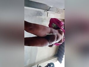Today Exclusive- Desi Village Girl Showing Her Boobs And Pussy