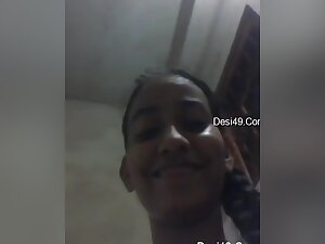 Today Exclusive- Cute Lankan Girl Showing Her Pussy