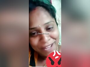 Today Exclusive- Hot Desi Bhabhi Play With Her Boobs Part 2