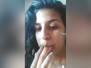 Today Exclusive- Cute Look Desi Girl Showing Her Boobs And Pussy