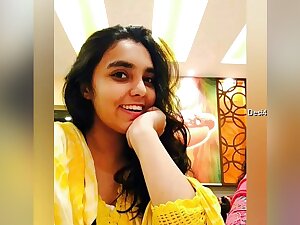 Exclusive- Super Hot Look Desi Girl Showing Her Boobs