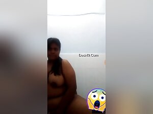 Today Exclusive- Big Desi Girl Showing Nude Body On Video Call
