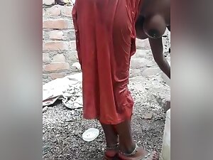 Hottest Indian Sexy Bhabhi Bathing And Show Her Big Boobs And Tight Pussy Hole
