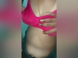Indian Aunty Boobs Show