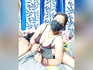 Today Exclusive- Bhabhi Give Blowjob On Live Cam Show
