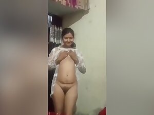 Sexy Bhabhi Shows Her Boobs And Pussy