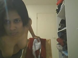 Today Exclusive- Cute Look Tamil Girl Showing Her Boobs