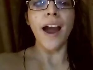 Horny Indian Aunty Exposing Her Shaved Pussy