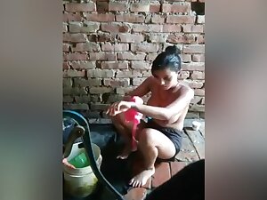 Desi Girl Record Her Bathing Clip For Lover