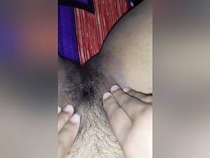 Didi Apne Chut Me Ungli Dal Ke Maze Leti Hui. Indian Beautiful Hairy Fingering