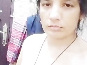 Cute Indian Housewife Making Her Own Nude Video