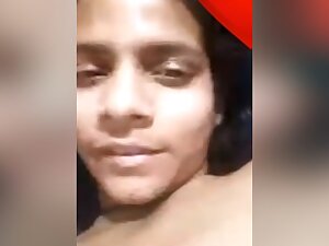 Cute Desi Girl Shows Her Boobs On Video Call