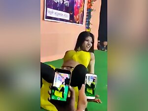 Today Exclusive- Sexy Desi Girl Hot Dance