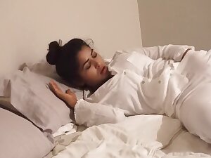 Exclusive- Sexy Nri Girl Draming How She Fucked With Lover And Make Horny