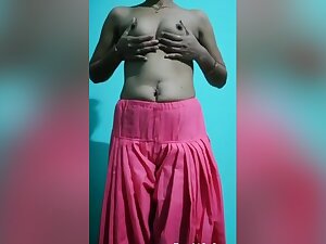 Indian Aunty Showing Her Boobs