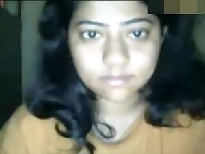 Desi Girl On Cam Showing Boobs