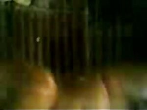 Indian amateur cleans hairy muff