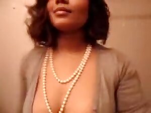 Nice-Looking beauty Shower Strip & Dance
