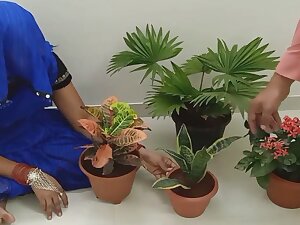 Becahri Bhabhi Flowers Bechne Ai Thi Uncle Ne Zabardasti Ki